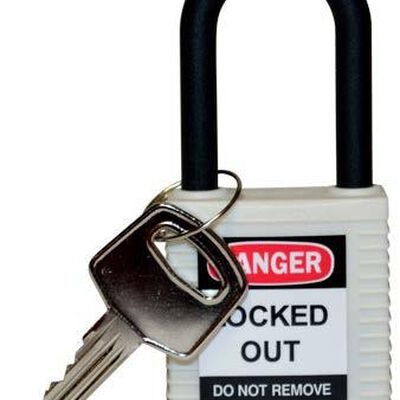 CANDADO BRADY DE CUERPO/ARCO DE NYLON BLANCO ARCO DE 1 1/2 IN LLAVE DIFERENTE