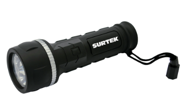 LINTERNA SURTEK LA33D CUERPO DE GOMA ANTIIMPACTO 3 LED 12 LUMENES 3 BATERIAS D  image number null