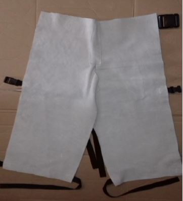 Chaparrera de Carnaza Gris de 22.5 In de Largo CBroches  image number null