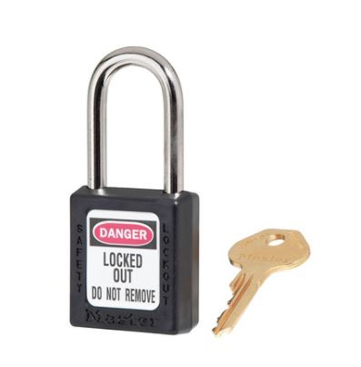 CANDADO MASTER LOCK NEGRO LLAVE DIFERENTE  image number null