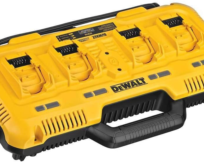 CARGADOR DE MULTIPUERTOS DEWALT DCB104 CON CARGA RAPIDA SIMULTANEO  image number null