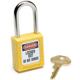 CANDADO MASTER LOCK AMARILLO LLAVE DIFERENTE  image number null